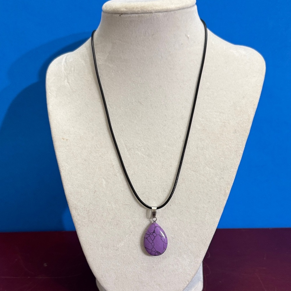 Purple Natural Crystal Teardrop-shaped Stone Pendant Necklace